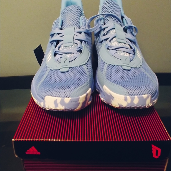 Adidas Sm Dame 7 Team Basketball Sneakers - Picture 3 of 4